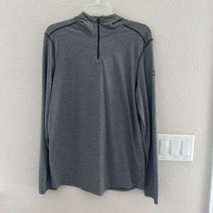 BOGO🥳 Under Armour Threadborne hooded top
